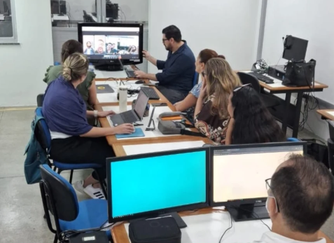 Ensino à distância amplia acesso à saúde digital no SUS